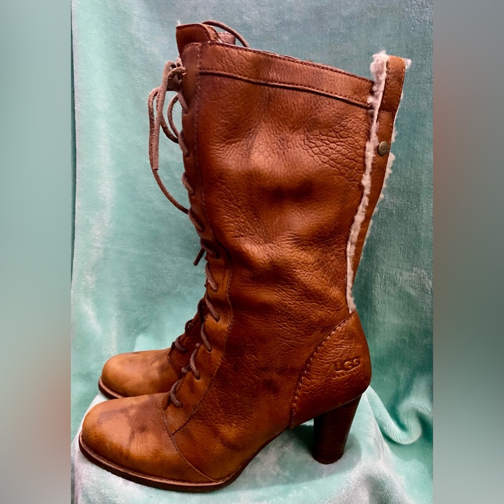 UGG. Rosie Lace Up Boots (sz 8)